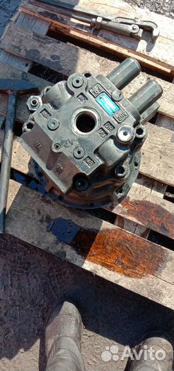 Гидромотор поворота 38GB-11101 Хундай 480-9 520-9