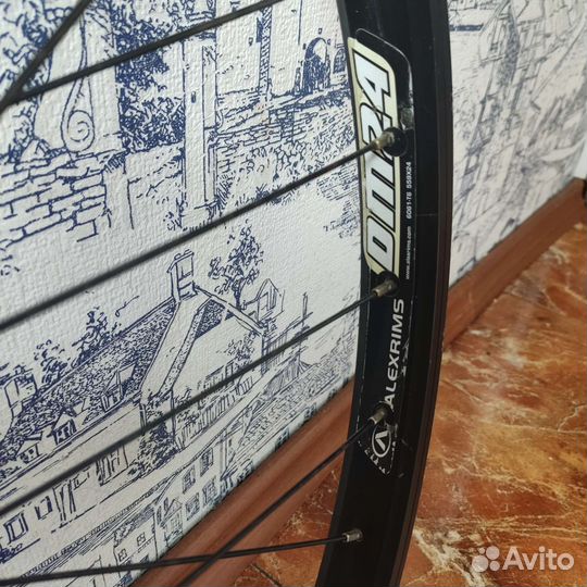 Колёса и покрышки для велосипеда