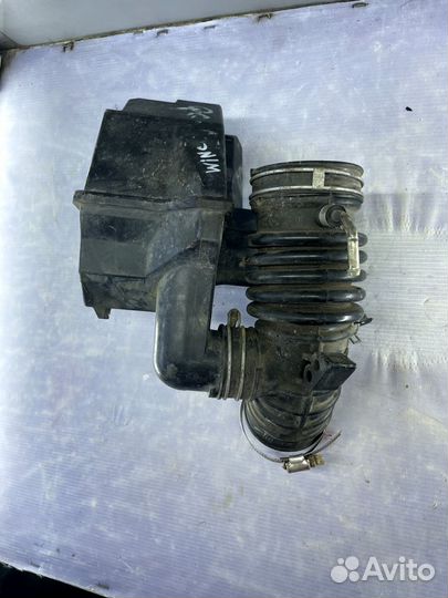 Патрубок воздушного фильтра Nissan Wingroad Y11