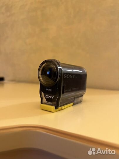 Экшн-камера Sony HDR-AS20 с аксессуарами