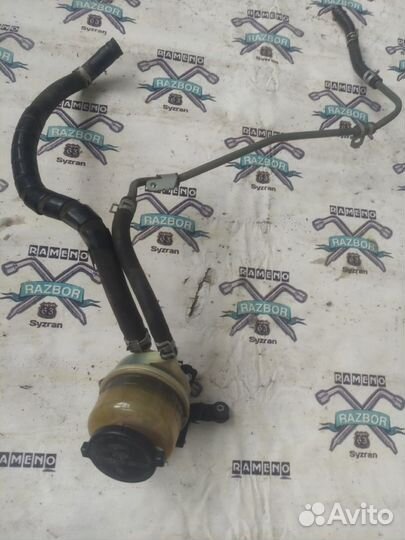 Бачок гуру Toyota Camry 40