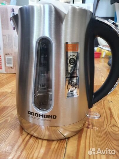 Новый электрический чайник redmond RK-М153