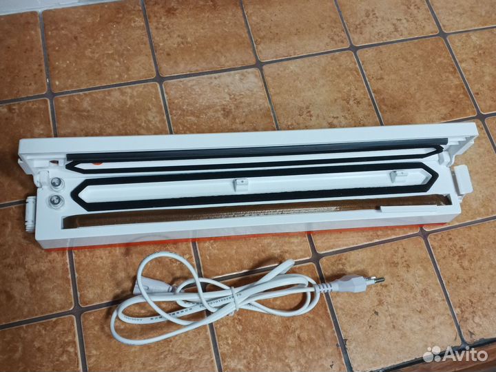 Вакуумный упаковщик новый