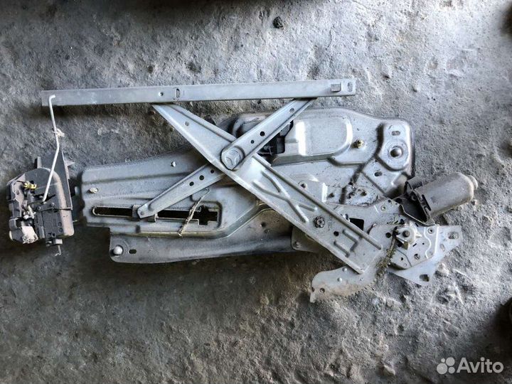 Стеклоподъемник Рено Лагуна 1