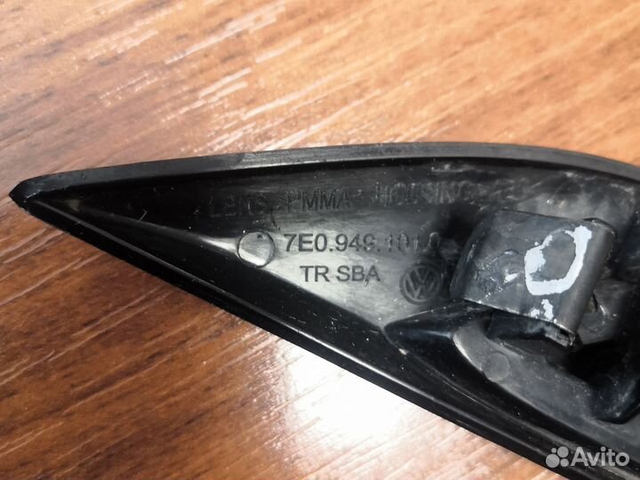 Указатель порта левый Volkswagen Caravella