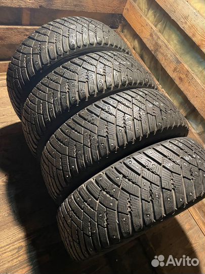 Goodyear Ultragrip Ice Arctic 205/60 R16