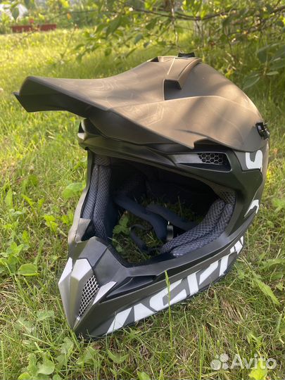 Кроссовый шлем