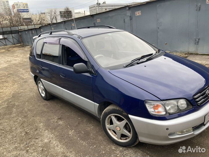 Toyota Ipsum 2.0 AT, 1998, 230 000 км