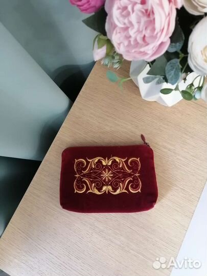 Косметичка золотое шитьё, бархатная