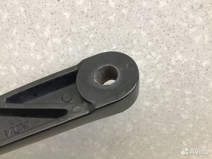 Поводок стеклоочистителя передний левый VW Polo (S