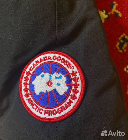 Пуховик Canada Goose