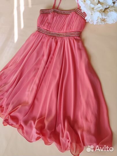 Платье нарядное новое 42