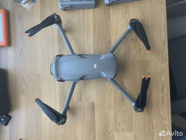 Квадрокоптер DJI Mavic Air3 fly more combo