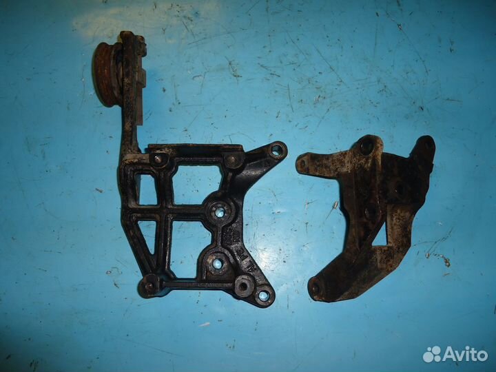 Крепление насоса гур Kia Sportage 1