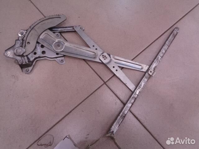 Стеклоподъемник передний правый электрический Suz