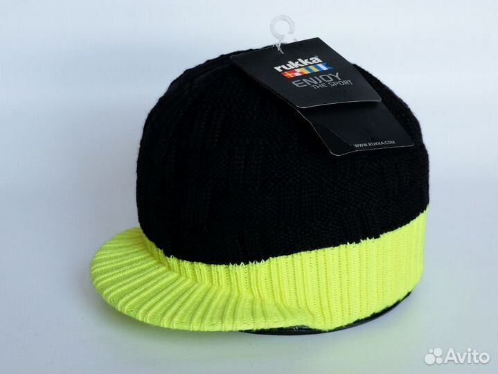 Шапка с козырьком 