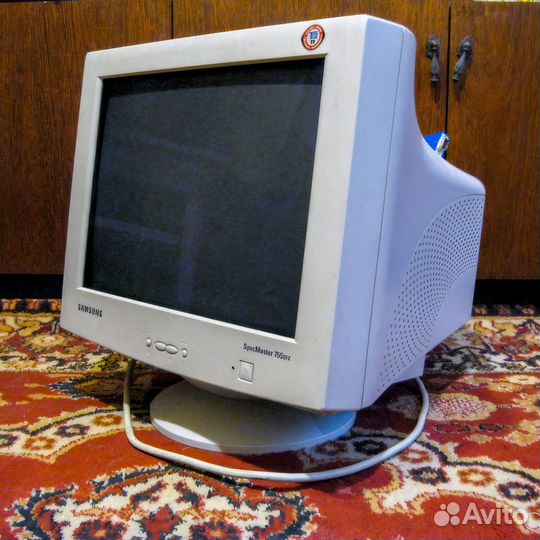 ЭЛТ Монитор Samsung SamTron 76BDF