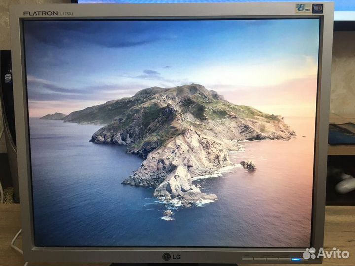 Монитор LG Flatron l1750u