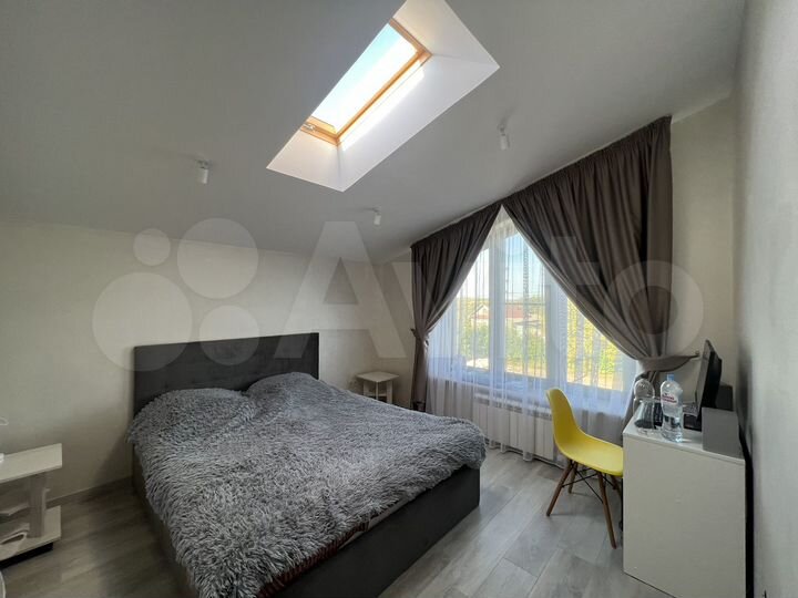 Коттедж 203,7 м² на участке 13 сот.