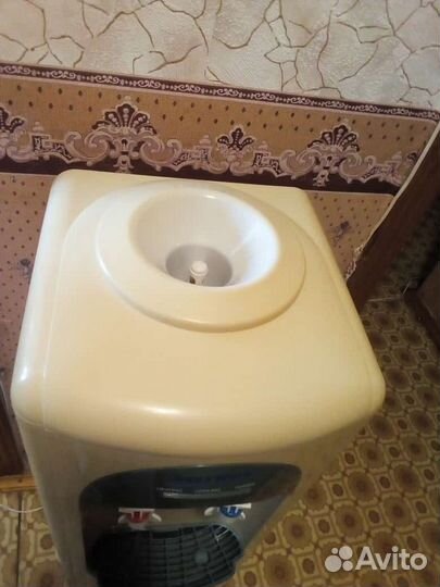 Куллер для воды напольный