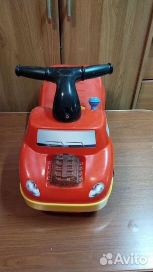 Детская машинка с музыкой и клаксоном