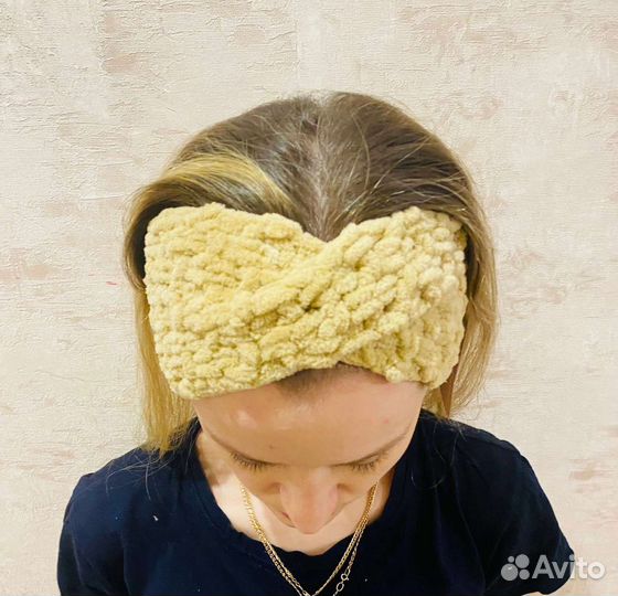 Повязка на голову вязаная