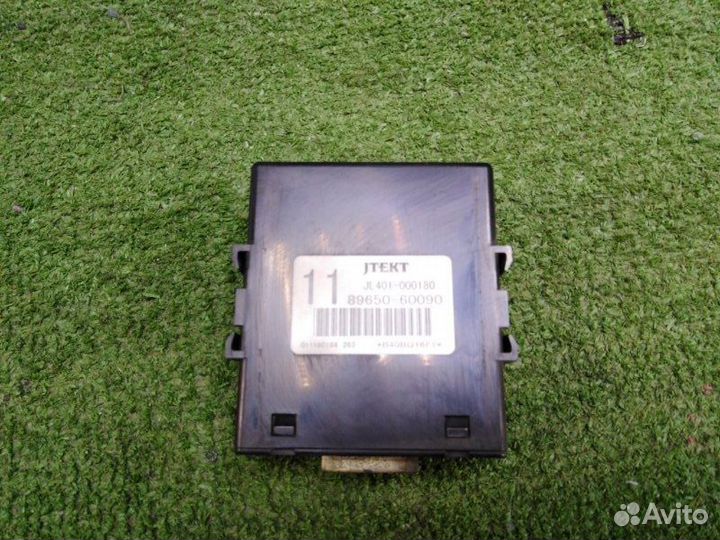 Блок управления подвеской Toyota Land Cruiser