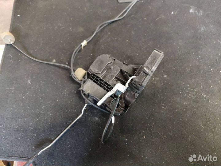 Замок двери передней правой Mercedes-Benz C219