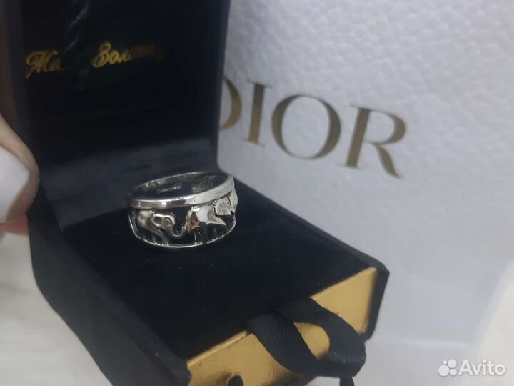 Серебряное кольцо