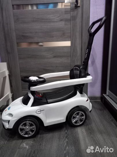 Детская машинка каталка с ручкой толокар