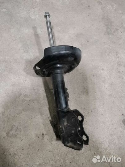 Передняя правая стойка lexus ux амортизатор