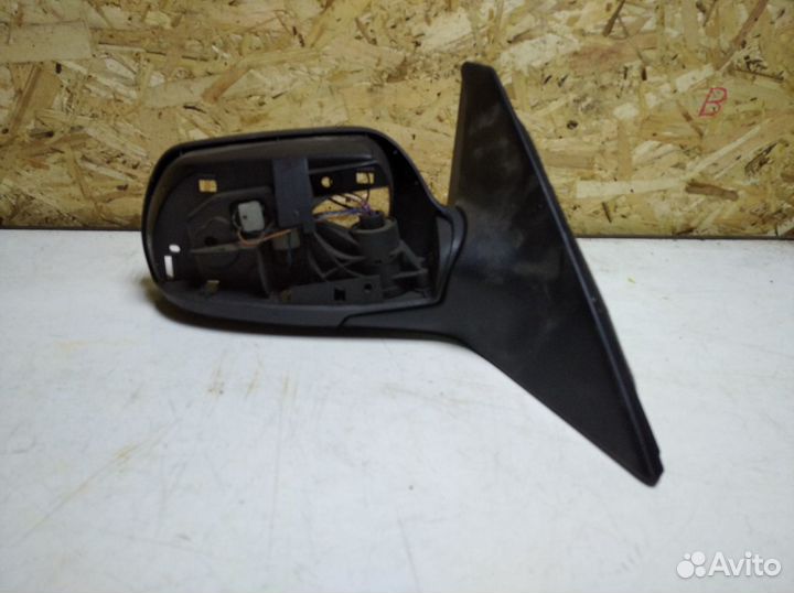 Переднее правое зеркало Mazda 3