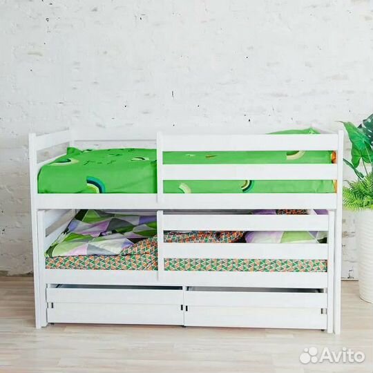 Кроватка выдвижная от 2х лет из натурального дерев