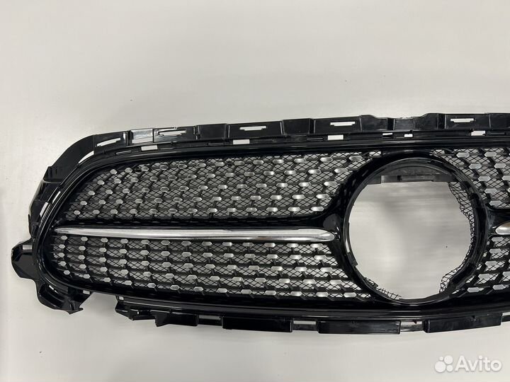 Решетка радиатора Mercedes W213 (A213 880 3506)