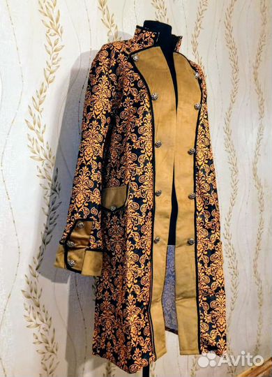 Камзол исторический желтый