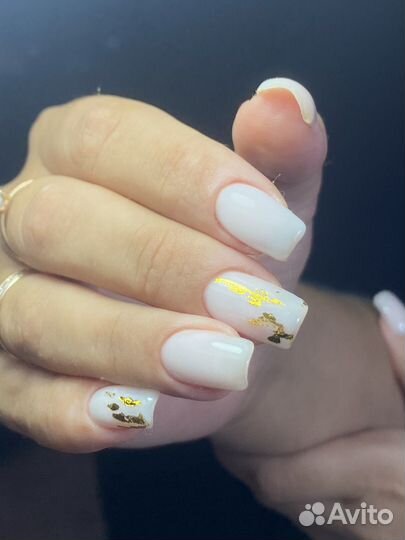 Модель на маникюр