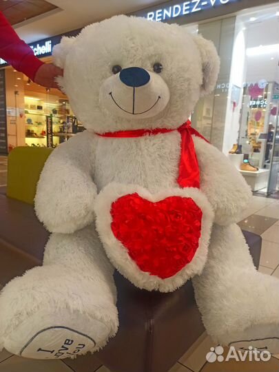 Большой плюшевый мишка
