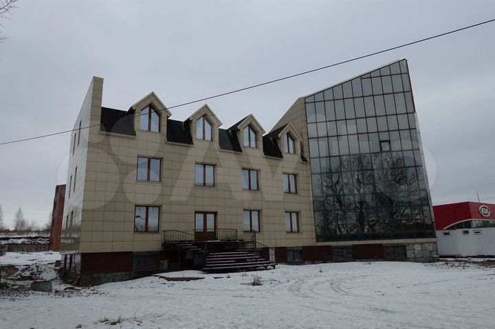 Здание, 2215 м²