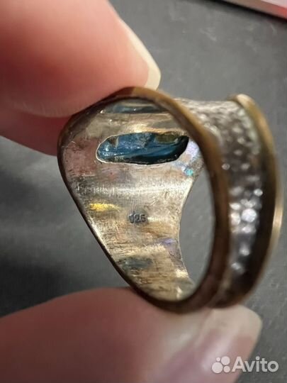 Серебряное кольцо с апатитом