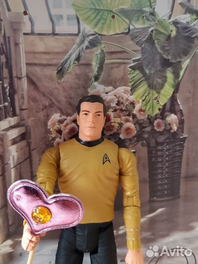 Star Trek Фигурка Капитана Кирка 18 см