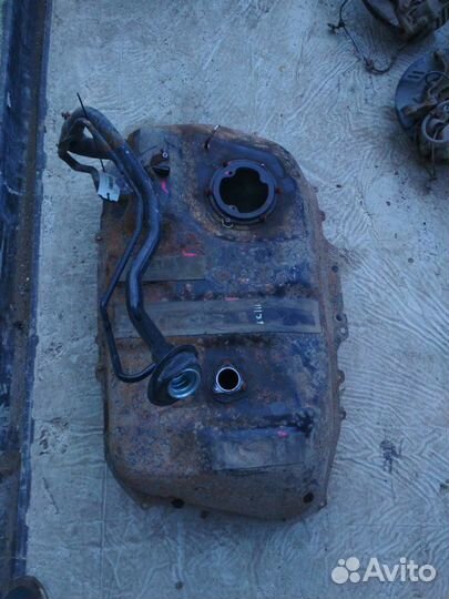 Бак топливный Citroen C-Crosser 2.4 2011