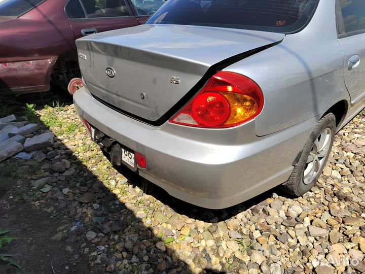 Фонарь задний правый Киа Спектра