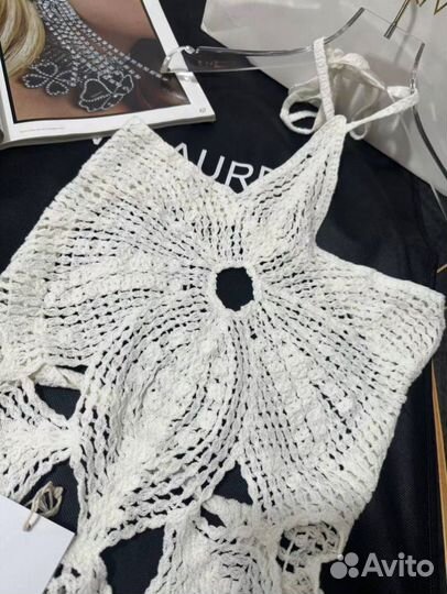 Вязаное пляжное платье белое