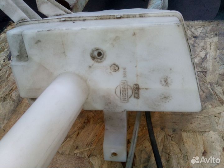 Бачок омывателя с насосамм икстрейл т30