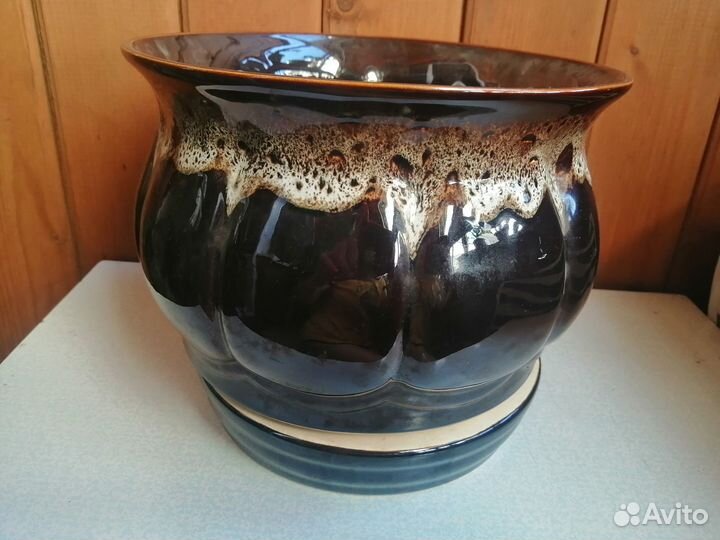 Кашпо для цветов настенное