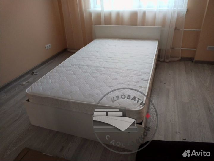 Кровать