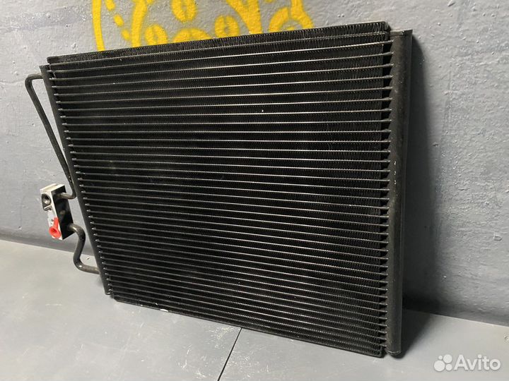 Радиатор кондиционера BMW 7серии E38
