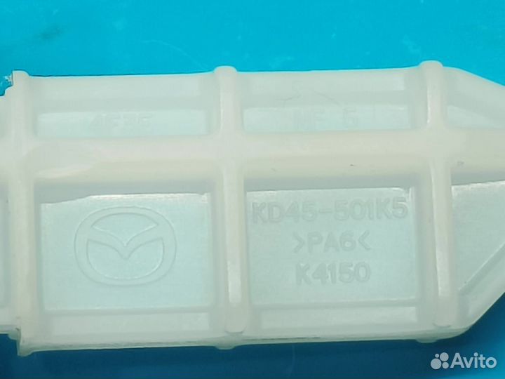 Пистон накладки решетки радиатора Mazda Cx-5