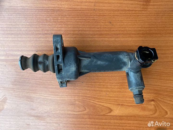 Главный цилиндр сцепления Skoda Octavia A5 BUD