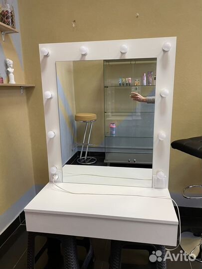 Гримерное зеркало